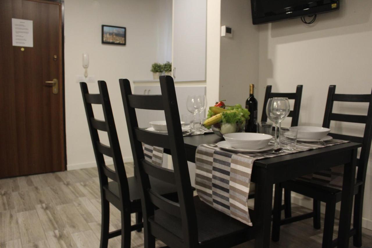 פירנצה Art Apartment Piccolo Rifugio מראה חיצוני תמונה