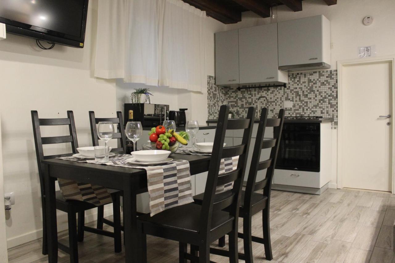 פירנצה Art Apartment Piccolo Rifugio מראה חיצוני תמונה